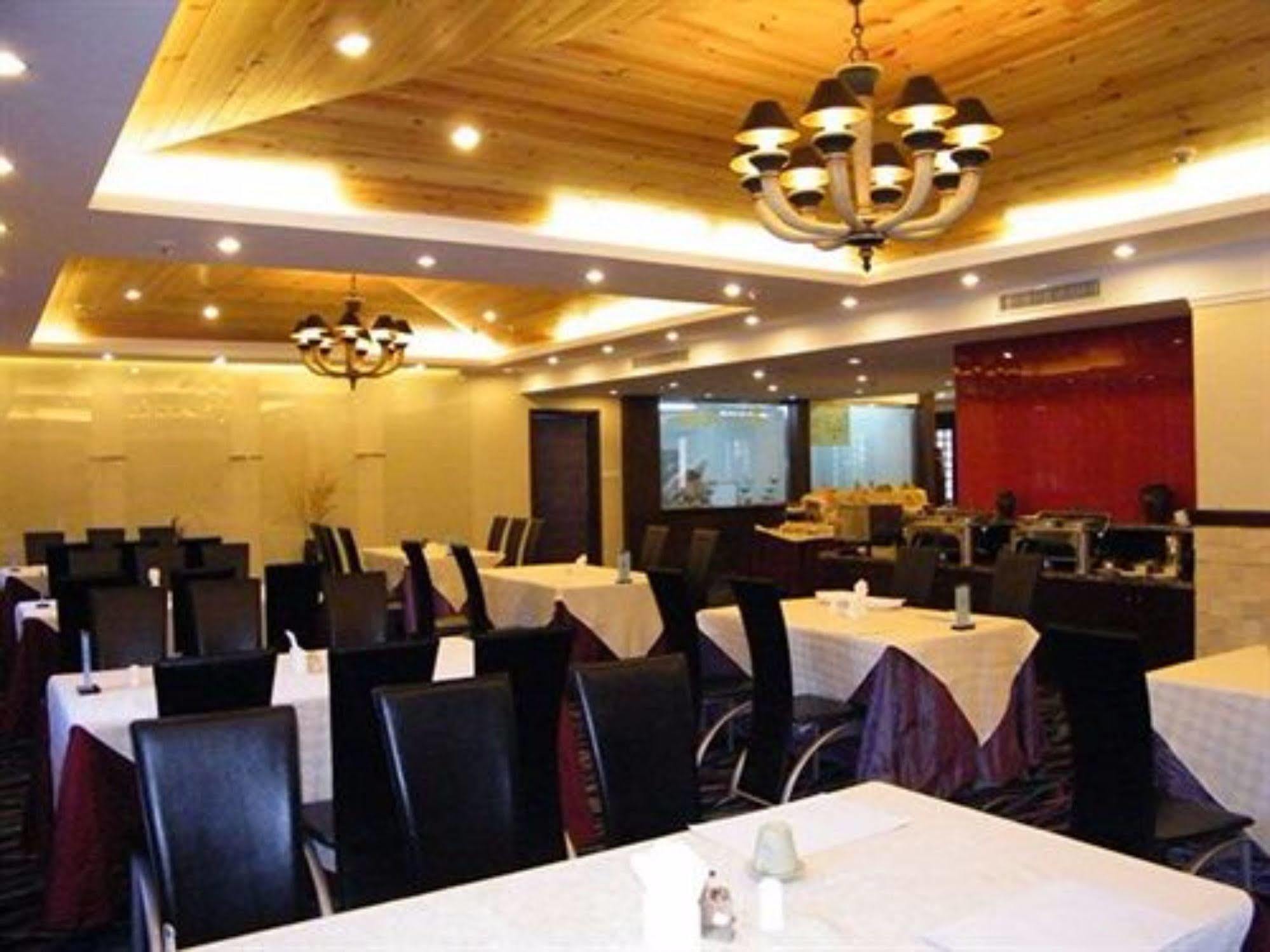 Beijing Jinlong Hotspring Hotel Exterior photo